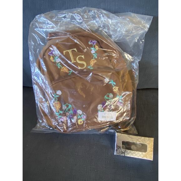 Taylor Swift Acoustic Piano BACKPACK & HOODIE LARGE The Eras Tour SHIPS IN 24 HR - Picture 3 of 16